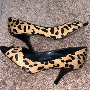 SALE🔥Banana Republic Leopard Print PeepToe Heels